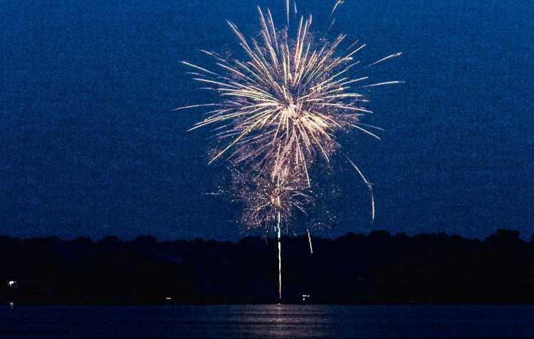 Photo 2 of Copan Lakeside Fireworks.