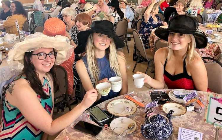 Photo 1 of Purse-in-ali-tea benefit for Martha's Task.