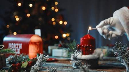 Photo of Santa at Keepsake Candles.