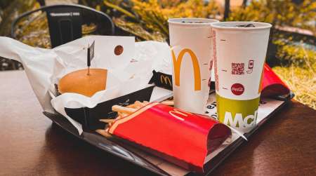 2 burgers, 2 orders of fries and 2 soft drinks